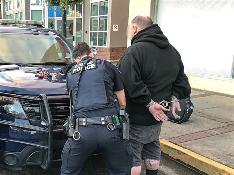 U S Marshals Local Law Enforcement Conduct Sex Offender Sweep In Lane County Kmtr