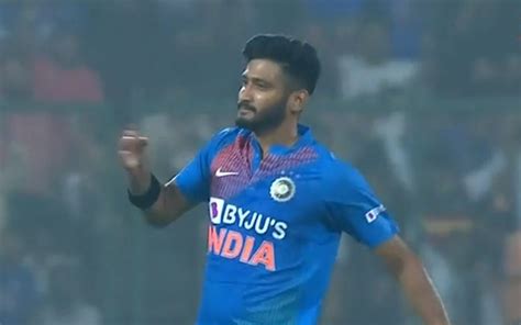 He was born on december 5, 1997, in rajasthan, india. Twitter brutally trolls Khaleel Ahmed for his poor bowling performance against Bangladesh ...