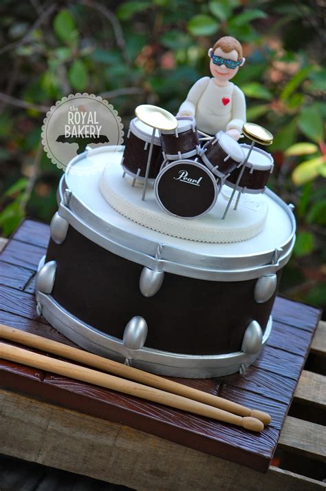 Drum And Drummer Grooms Cake On Cake Central Tartas Musicales