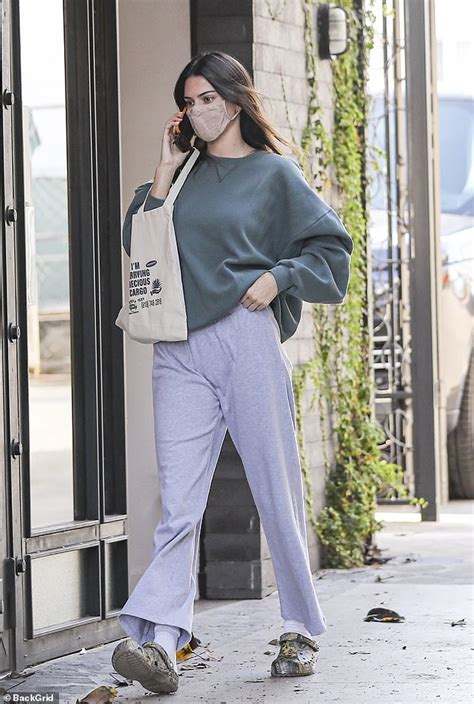 Kendall Jenner Cuts A Casual Figure In Sweats As She Chats On The Phone