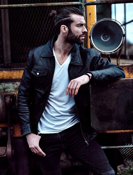 We did not find results for: Cheveux long homme attaché