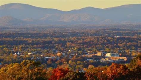 10 Places To Enjoy Fall Foliage In The Charlottesville Area