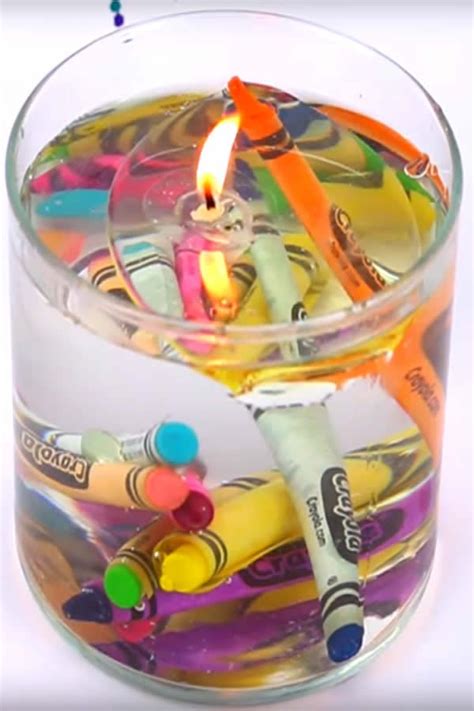 Diy Water Candles Easy Homemade Candles That Are A Rainbow Colors