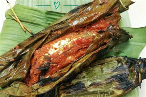 * 4 ekor ikan kembung * 2 genggam daun kemangi * 1 bh. Resep Masak Pepes Ikan Kembung - Masak Memasak