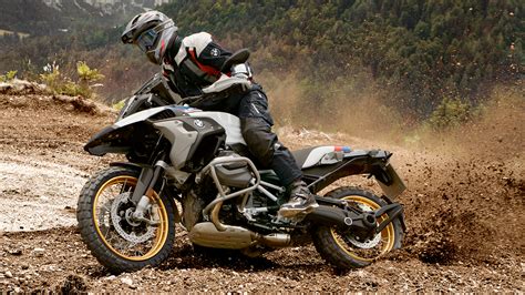 The bmw r 1250 gs adventure has a seating height of 890 mm and kerb weight of 268 kg. BMW R 1250 GS Adventure Style HP 2020, Philippines Price ...