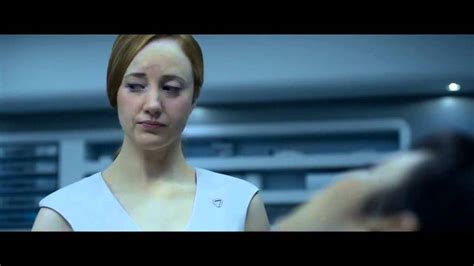 Oblivion - Julie Wakes Up (2013) - Tom Cruise, Olga Kurylenko Movie