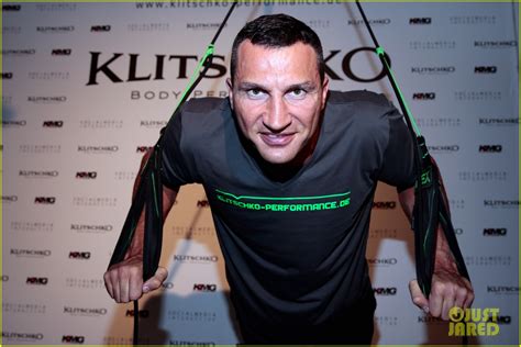 Full Sized Photo Of Hayden Panettieres Man Wladimir Klitschko Shows Off
