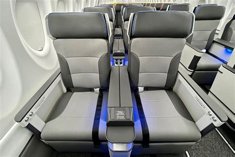 Breeze Unveils First 17 Airbus A220 Routes With New First Class Product