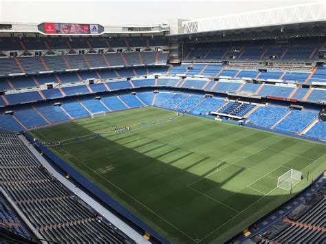 Real madryt pozwie prezesa la ligi oraz fundusz cvc i jego partnera zarządzającego za jego zdaniem real madryt wstępnie oszacował, że na pierwszy mecz na estadio santiago bernabéu po. Tour Bernabéu - zwiedzanie stadionu Realu Madryt ...