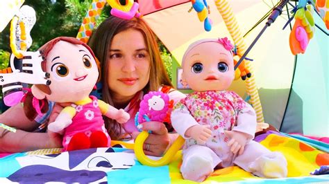 Kız oyunları Niloya ve oyuncak bebek dışarıda oynuyor Bebek bakma oyunu YouTube