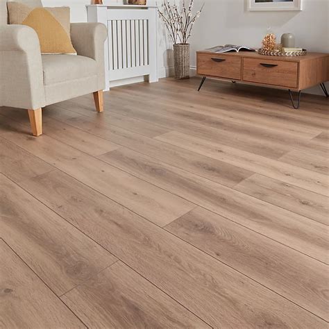 Goodhome Stoke Natural Oak Effect Laminate Flooring 173m² Pack Of 7