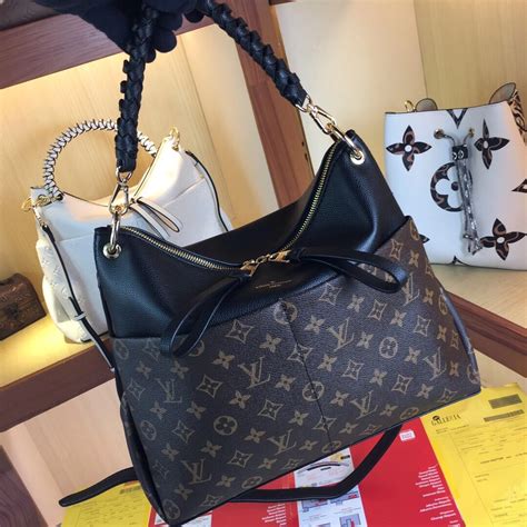 Buying Used Louis Vuitton Handbags For Womens Paul Smith