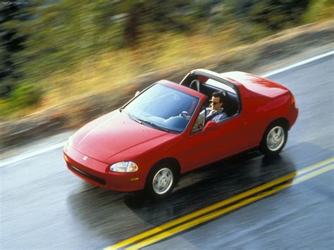 Suspension could be updated (year 1994 i believe they added the si models with bigger engines and vtec, and. Honda Civic Del Sol (1993) - pictures, information & specs