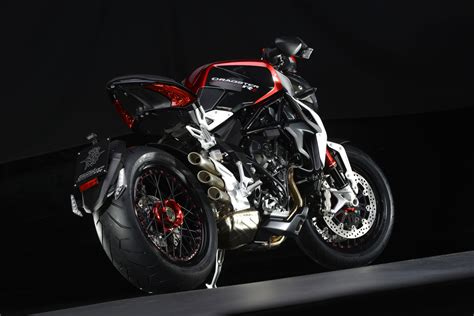 2015 MV Agusta Brutale Dragster 800 RR The 140 HP Naked Beauty