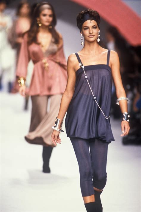 Linda Evangelista Walked For Karl Lagerfeld Runway Show 1991