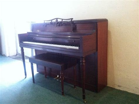 Wurlitzer Console Upright ⋆ Vienna Piano