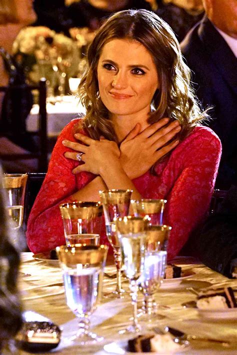 stana katic officially returning for castle season 8