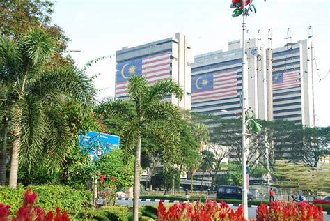 Den 25 februari 2017 har bank negara malaysia bnm släppt en ny uppdatering för olagligt investmentbolag som varken är auktoriserat eller godkänt enligt gällande lagar och förordningar som administreras av bnm. Bank Negara Malaysia | Bank Negara Malaysia (Central Bank ...