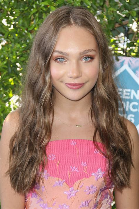 Maddie Ziegler Wavy Medium Brown Loose Waves Hairstyle Steal Her Style