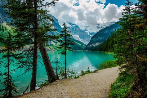 Bluest Lake Louise Place To Visit State Of Canada