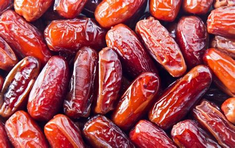 15 Reasons Why You Should Eat Dates Page 8 Healthy Life Tips