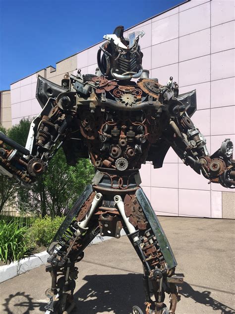 Mega robot : KarmaConspiracy