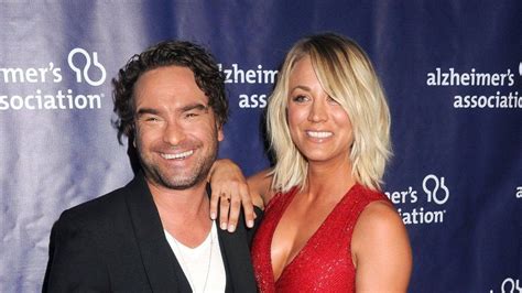 Kaley Cuoco Und Johnny Galecki Bei Ihr War Es Liebe Auf Den Ersten Blick