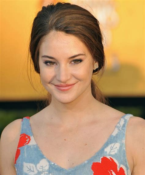 33 Of Shailene Woodleys Most Iconic Hairstyles Hairstylecamp