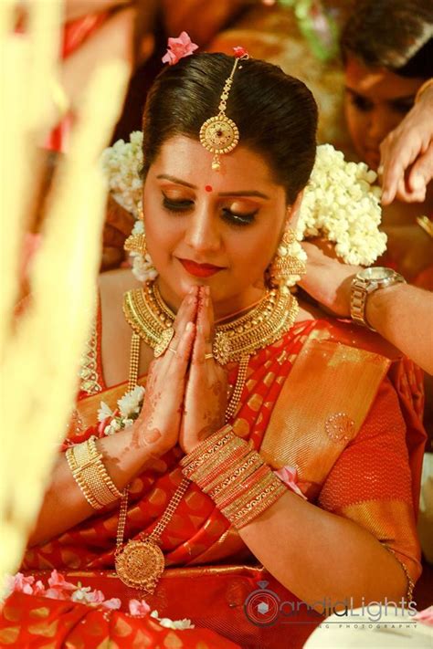 Actress Sarayu Mohan Wedding Photos Movie And Serial Actress Sarayu