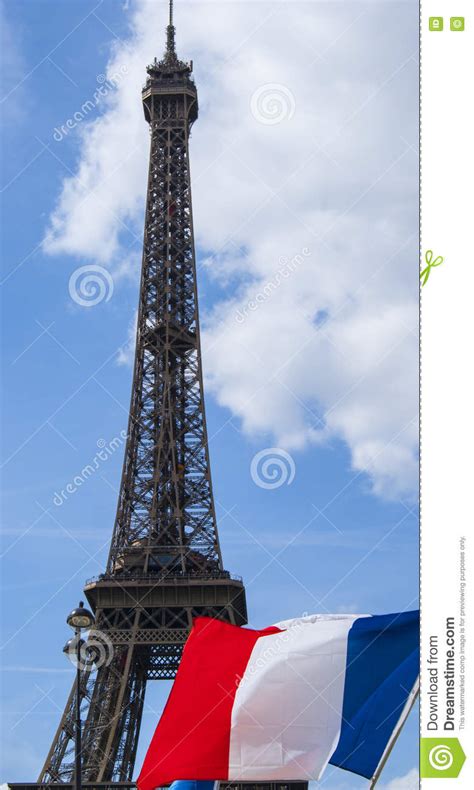 Check spelling or type a new query. Drapeau Français Et Tour Eiffel Photo stock - Image: 72004843