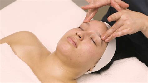 Spa European Facial Massage Movements Protocol Step 9 Eye Circles And Pressure Point Walk