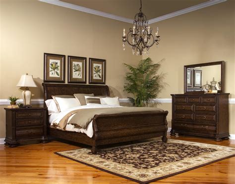 More about my bedroom furniture. Canyon Creek Vintage Oak Sleigh Bedroom Set from Fairmont ...