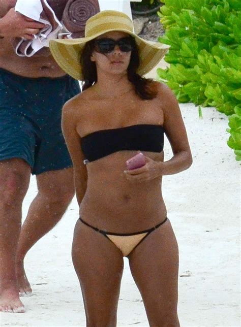 Eva Longoria Bikini Candids Relaxing On The Beach In Cancun October 2015 • Celebmafia
