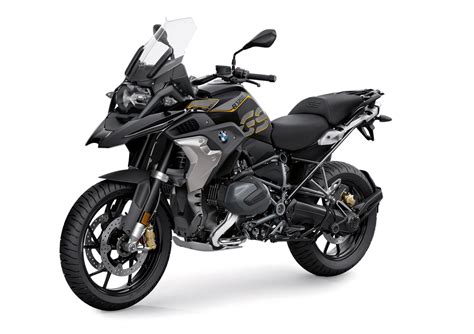 Объем двигателя 1 254 cm³. The BMW R1250GS (2019) and the R1200GS (2018) Compared ...