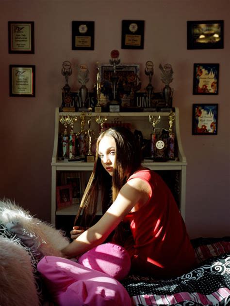 She S Just A Girl Maddie Ziegler Off Stage And At Home In Pittsburgh