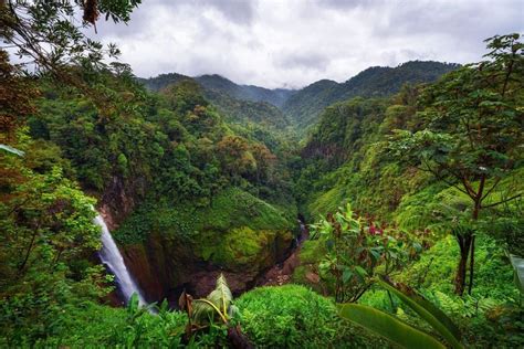 Costa Rica Hiking 8 Of The Best Trekking Routes In Costa Rica
