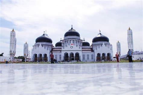 7 Bangunan Masjid Terindah Di Indonesia Tokopedia Blog