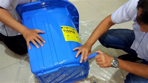 Klik di sini untuk mengetahui cara membasmi cacing yang berada di kamar mandi. Cara pasang bak mandi tisson - YouTube