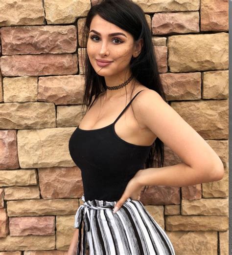 51 Hottest SSSniperWolf Big Butt Pictures Which Will Make You Succumb