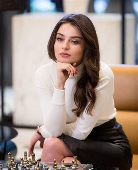 Ayça ayşin turan, oyunculuğa 2007 yılında affedilmeyen dizisiyle başladı. Ayça Ayşin Turan Hakkında Bilinmeyenler!