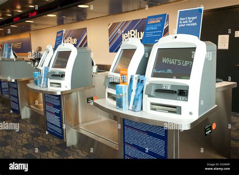 Air Kiosk Airport Hi Res Stock Photography And Images Alamy
