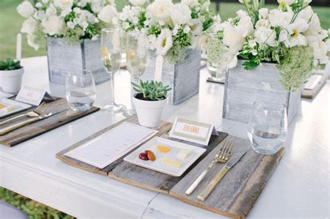 Ideas for setting your own rustic, modern thanksgiving table setting with a charming touch of modern elements. 31 Wedding Centerpieces and Table Settings in Rustic Style