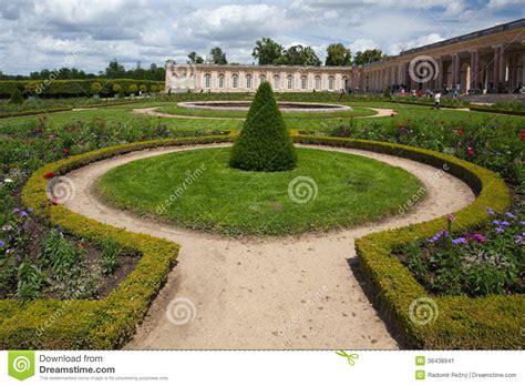 Trianon shopping park is a shopping center in mauritius. Le Grand Trianon In The Park Of Versailles Editorial Photo ...