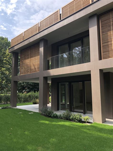 Das haus milano ist seit 1973 ein fester bestandteil der modestadt neuss. Private Haus Mailand - Fliesen und Böden aus Feinsteinzeug ...