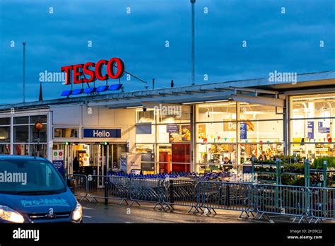 Tesco Supermarket Entrance Lydney Gloucestershire Uk Stock Photo Alamy
