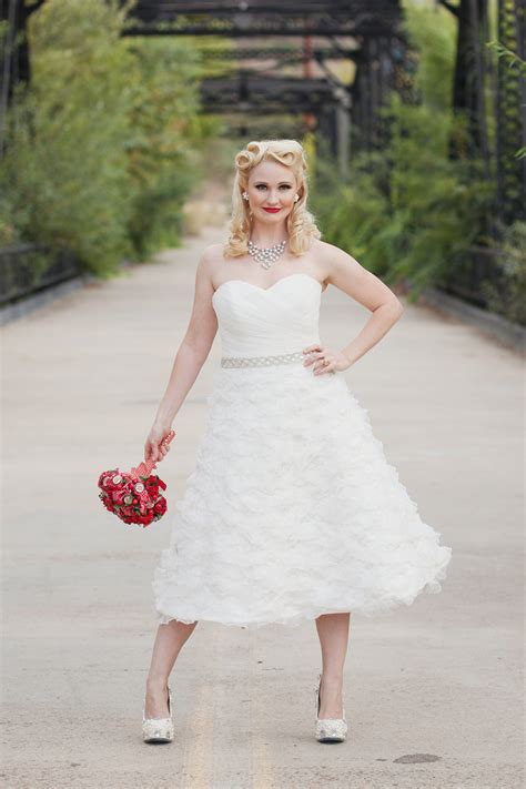 Why don't you try a short wedding dress as your gown in your most important days? Short Wedding Dresses