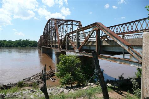 Bridgehunter.com | Old OK 18W Arkansas River Bridge