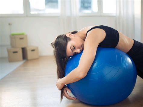 Untuk bisa turun bobot minimal 0,5 kg sebulan, anda perlu membakar sekitar 100 kalori per hari. Untuk Anda yang Mager Berolahraga, Ini Cara Cerdik Untuk ...