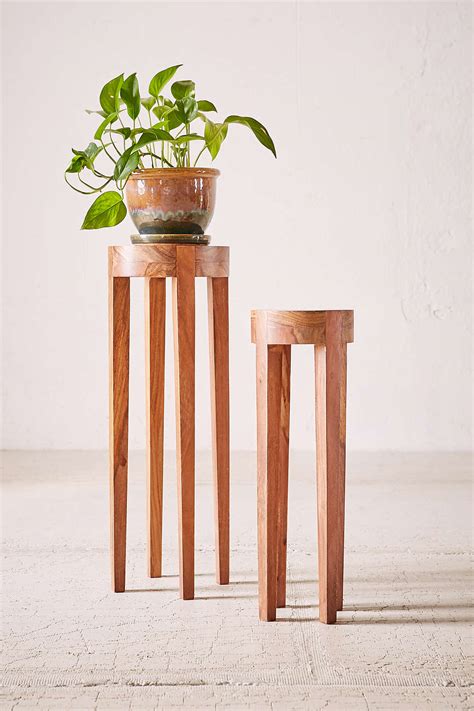 Columns, Pedestals and Other Tall Tables