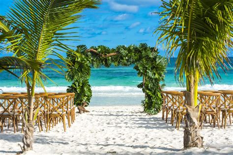6 Cool Beach Wedding Decor Ideas That You'll Want To Steal!